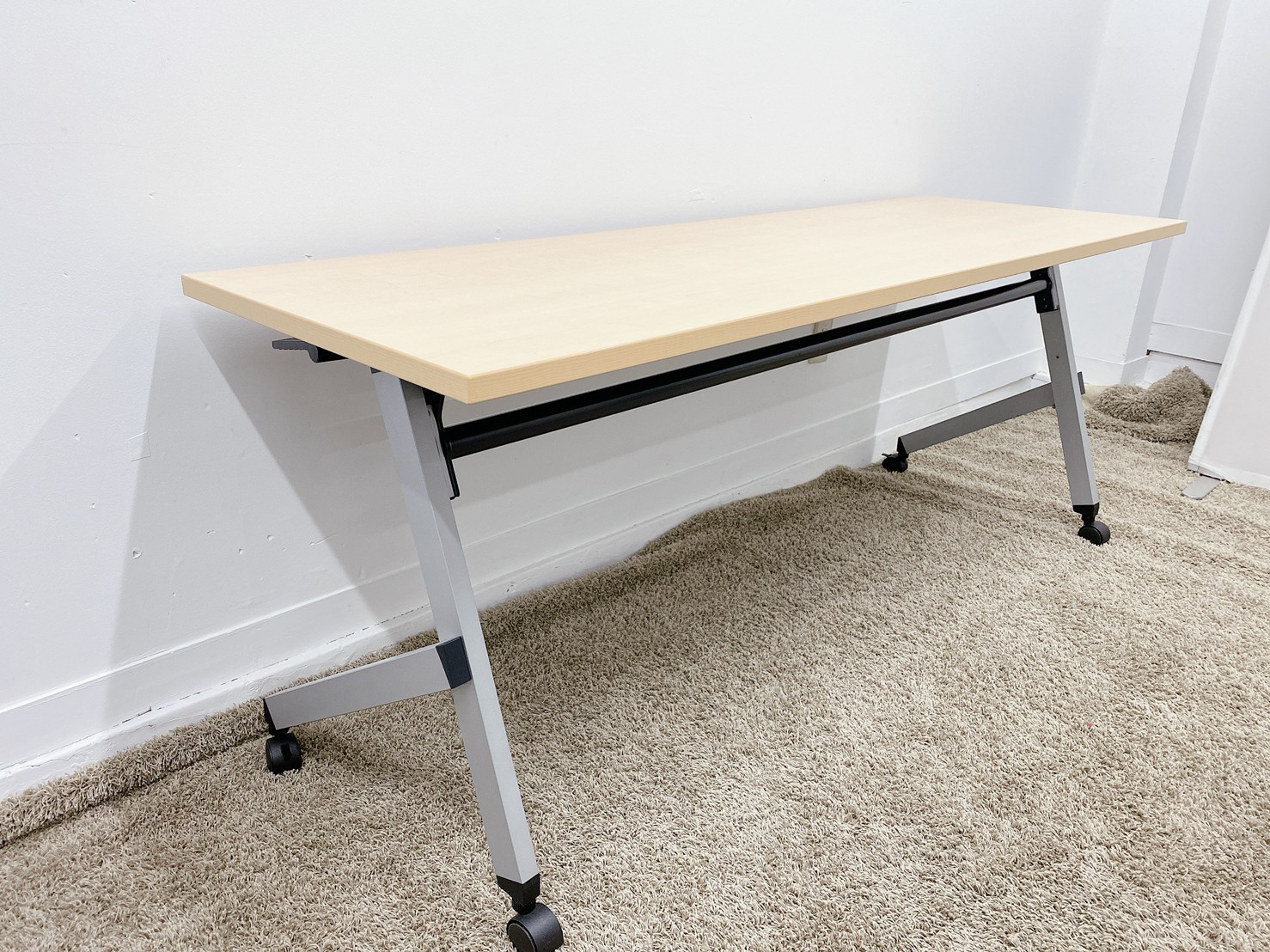 【KS】【Aランク品！】研修や会議用などにおすすめのテーブルです！■内田洋行■プラッテ
                        プラッテ
                                    中古
            