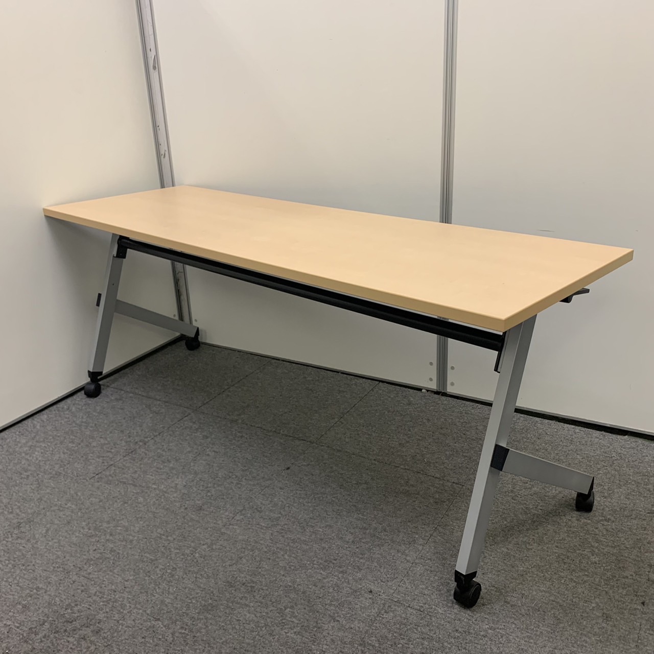 【2019年製】内田洋行製！1800mm幅の収納テーブル！状態良好品でロット入荷！！内田洋行｜プラッテ｜幕板なし｜ナチュラル｜サイドスタック｜1800mm
                        プラッテ
                                    中古
            