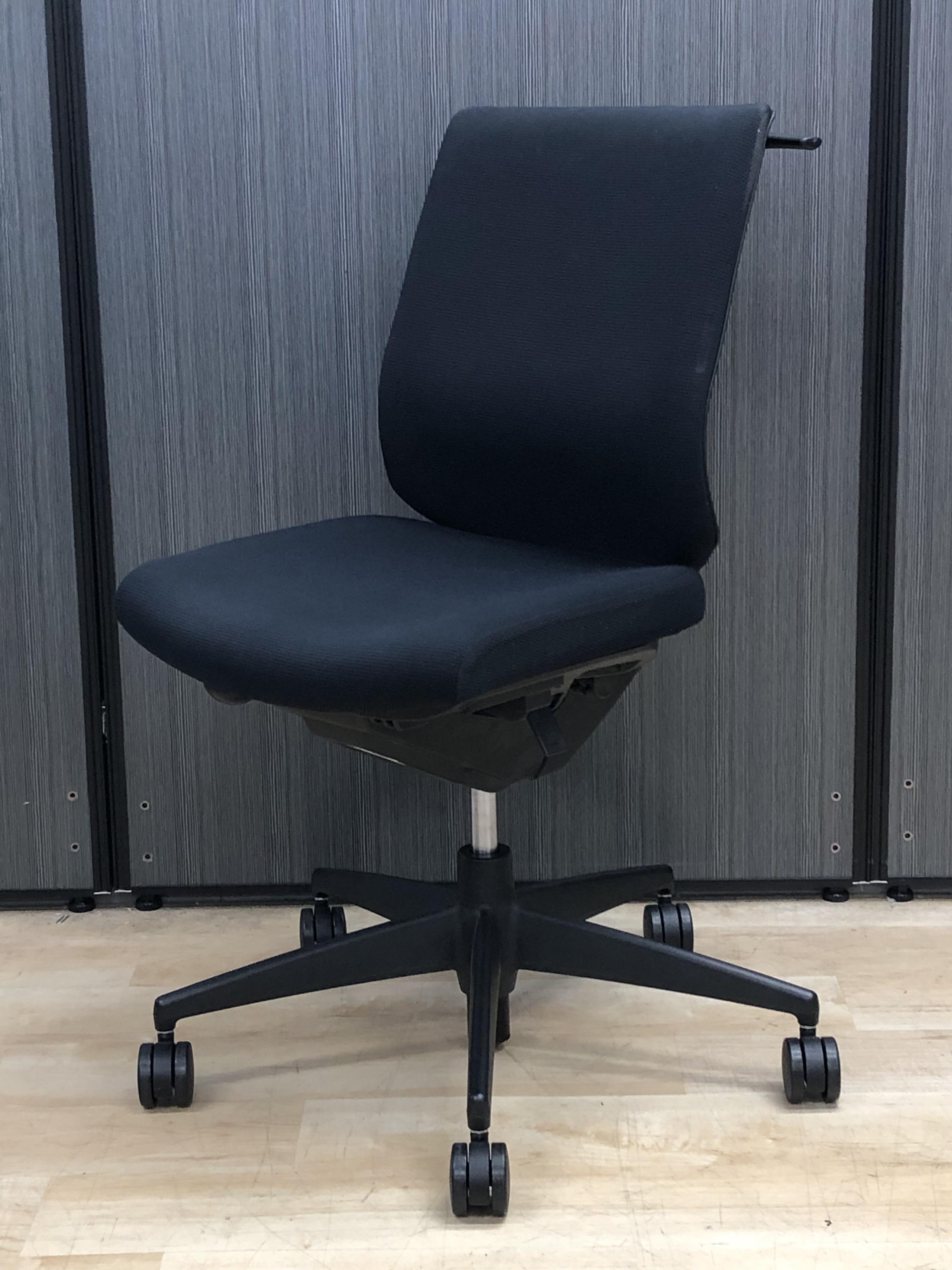 【6脚入荷】コクヨオリジナルの機能を搭載！腰痛対策にもオススメ【大垣】【可児】【県下在庫数ナンバーワン・岐阜店】
                        ウィザード2
                                    中古
            