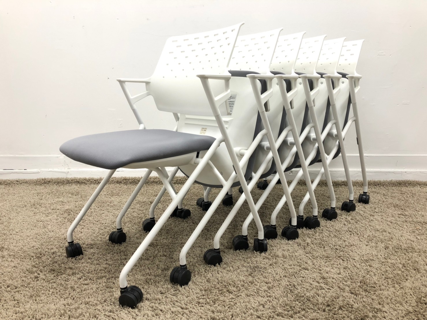 【KS】６脚セット！2019年製と2018年製！人気シリーズの■コクヨ■ピエガ入荷です！【背もたれ樹脂メッシュ】【ネスティングチェア】
                        ピエガ（背樹脂タイプ）
                                    中古
            