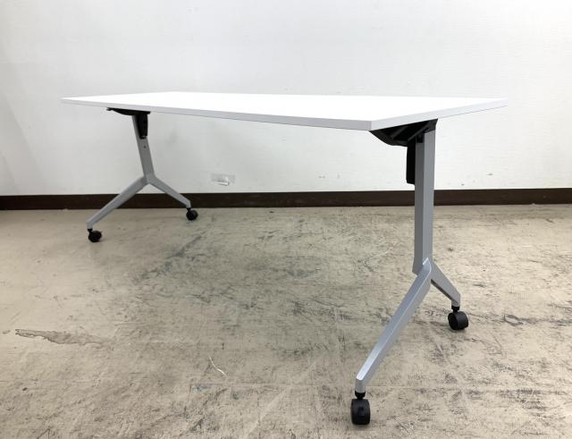 【会議用テーブル】広々使用できます/キャスター付き/コンパクトに収納/2019年製
                        パラグラフ
                                    中古
            