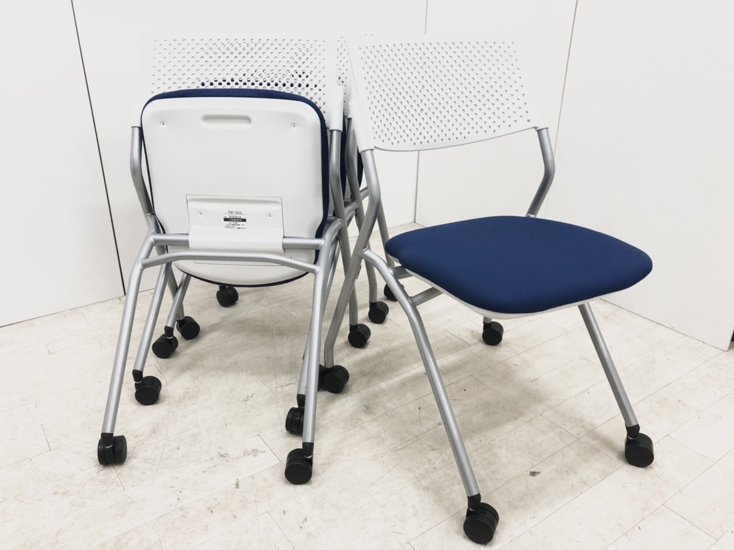 4脚セットでお買い得！小会議スペースなどの必需品！内田洋行製
                        FM-265シリーズ
                                    中古
            
