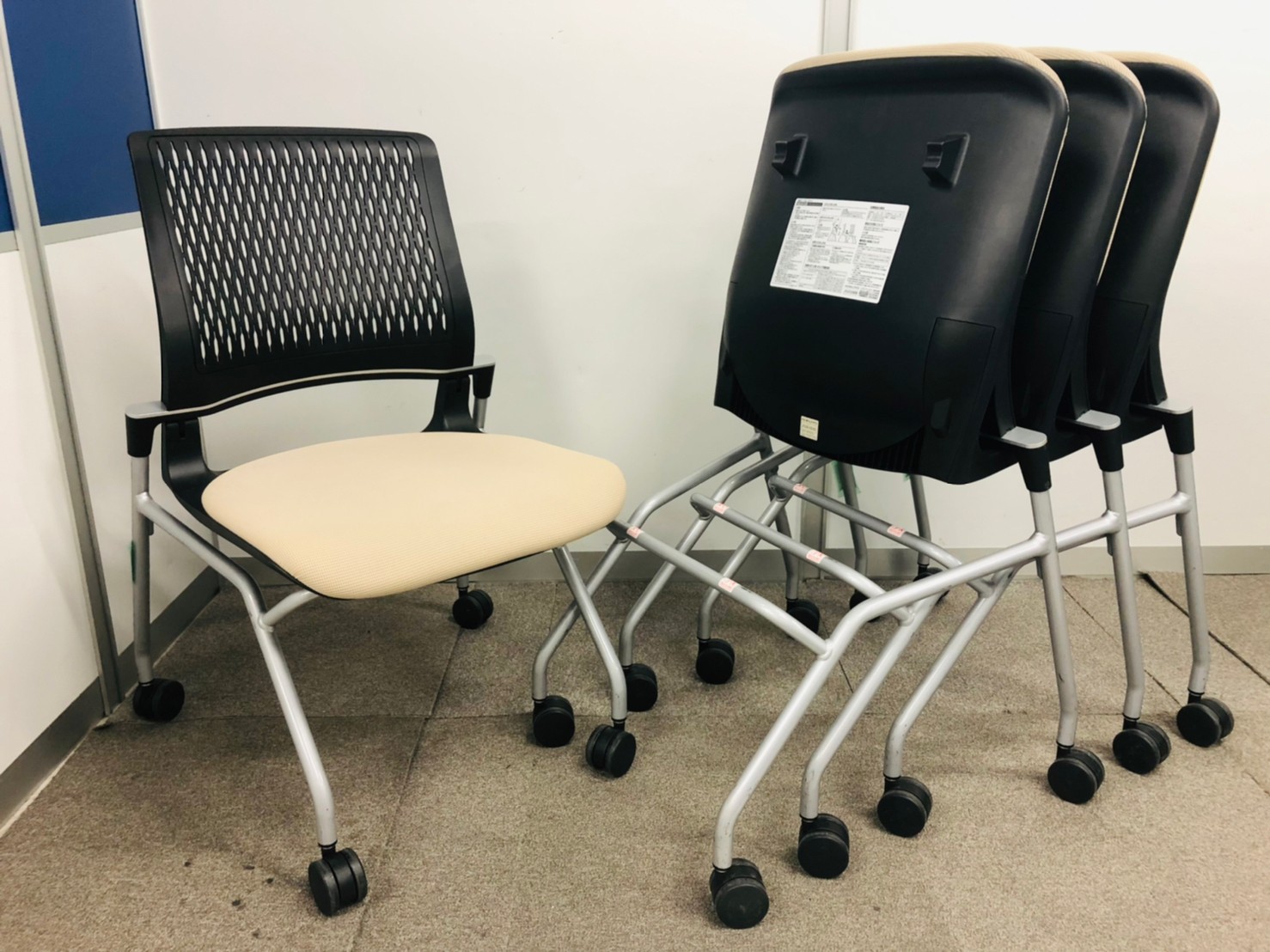 【お得な4脚セット品！！】【落ち着きなカラー◆ベージュ】コクヨ製　オルディナチェア　　【上質な空間を演出するデザイン！】
                        オルディナ
                                    中古
            