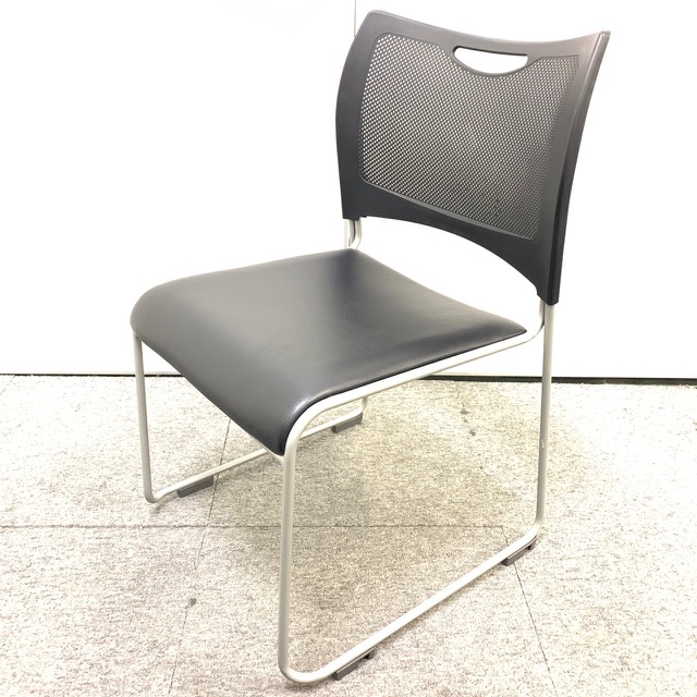 【残り2脚！】アイリスチトセ製｜スタキングチェア｜ビニールタイプ！
                        その他シリーズ
                                    中古
            