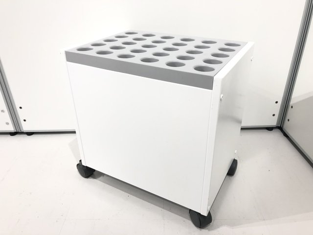 【KS】【オフィスに1台ほしい】コクヨ　傘立て【30本入り】
                        その他シリーズ
                                    中古
            