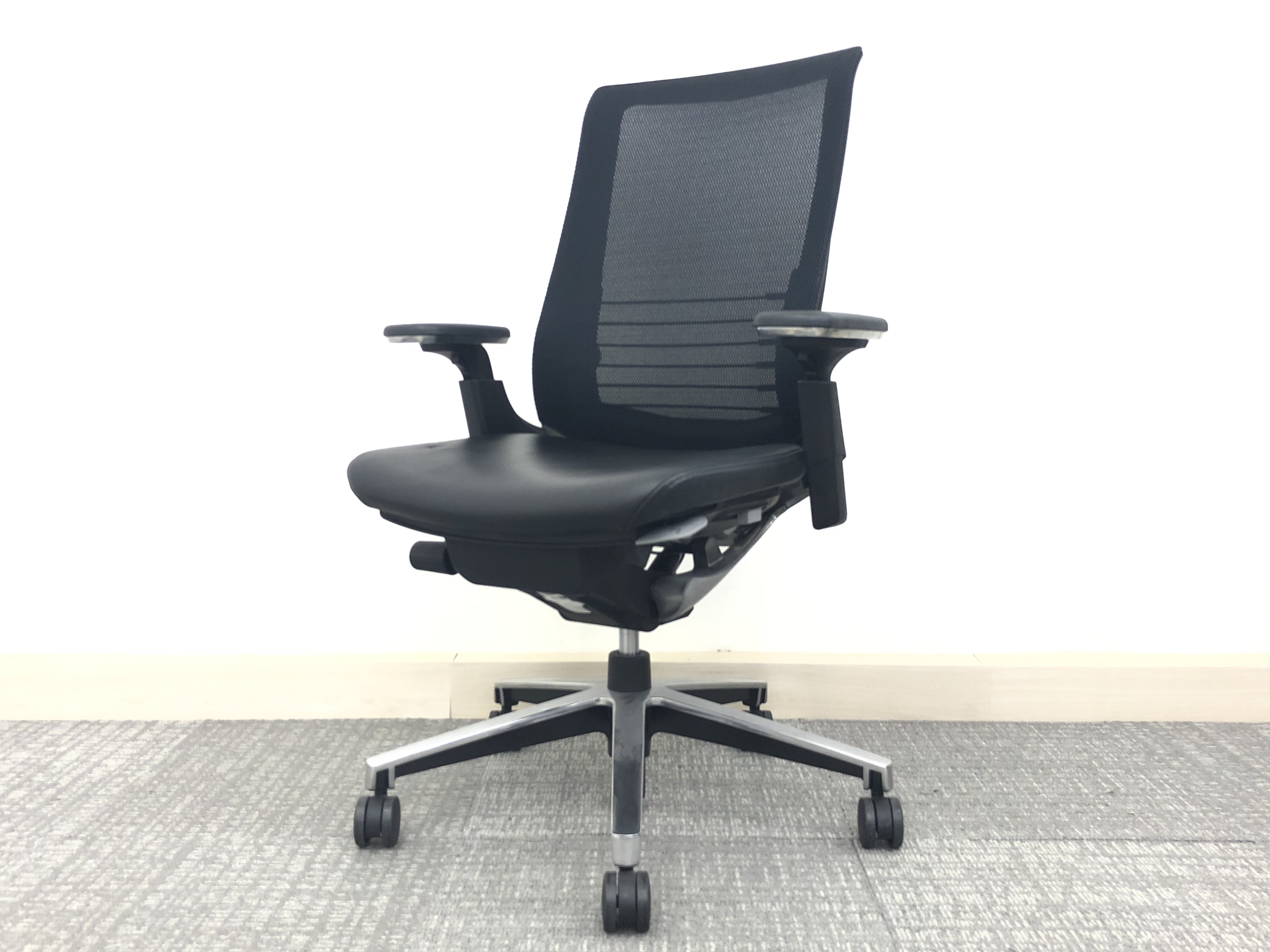 中古】インスパイン コクヨ/KOKUYO 肘付ハイバックチェア 338266 