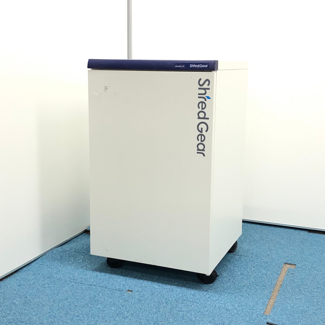 【パワフルシュレッダー降臨！！】
                        shohka 電動シュレッダー
                                    中古
            