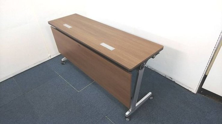 【定価約10万円！！木目調のオシャレな1500ｍｍ幅タイプのサイドスタックテーブルの入荷です！！】■オカムラ■インターアクト
                        インターアクトPRO
                                    中古
            