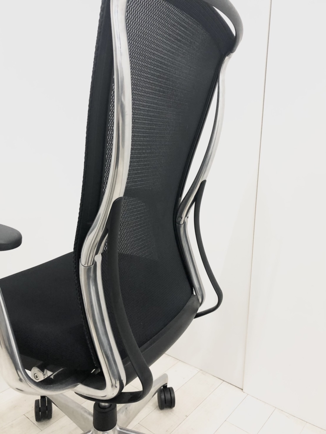 コクヨ フォスター エクストラハイバック 可動肘置き付き 事務椅子 黒