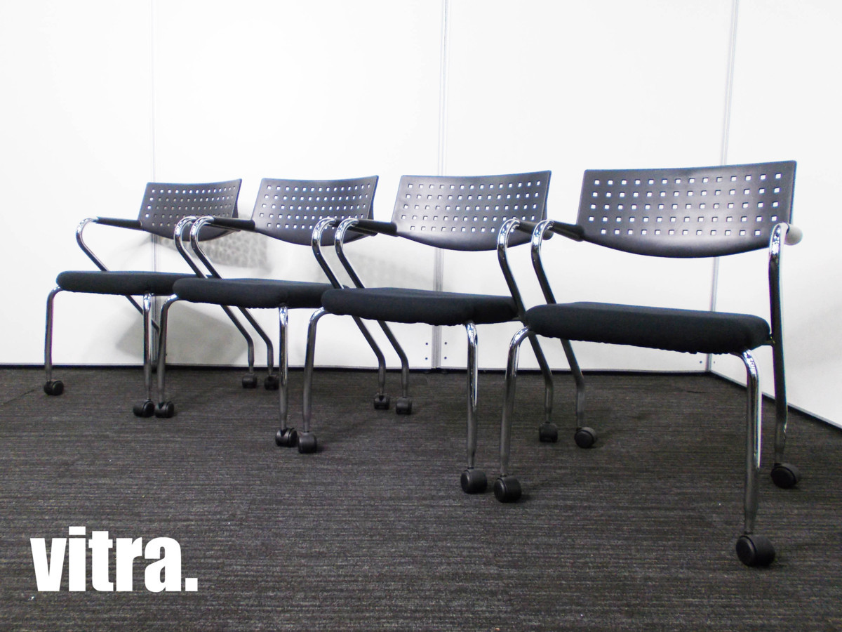 vitra/ヴィトラ　ビザロール　4脚セット　ビジターチェア / スタッキングチェア　新品定価28万
                        ビザロール
                                    中古
            