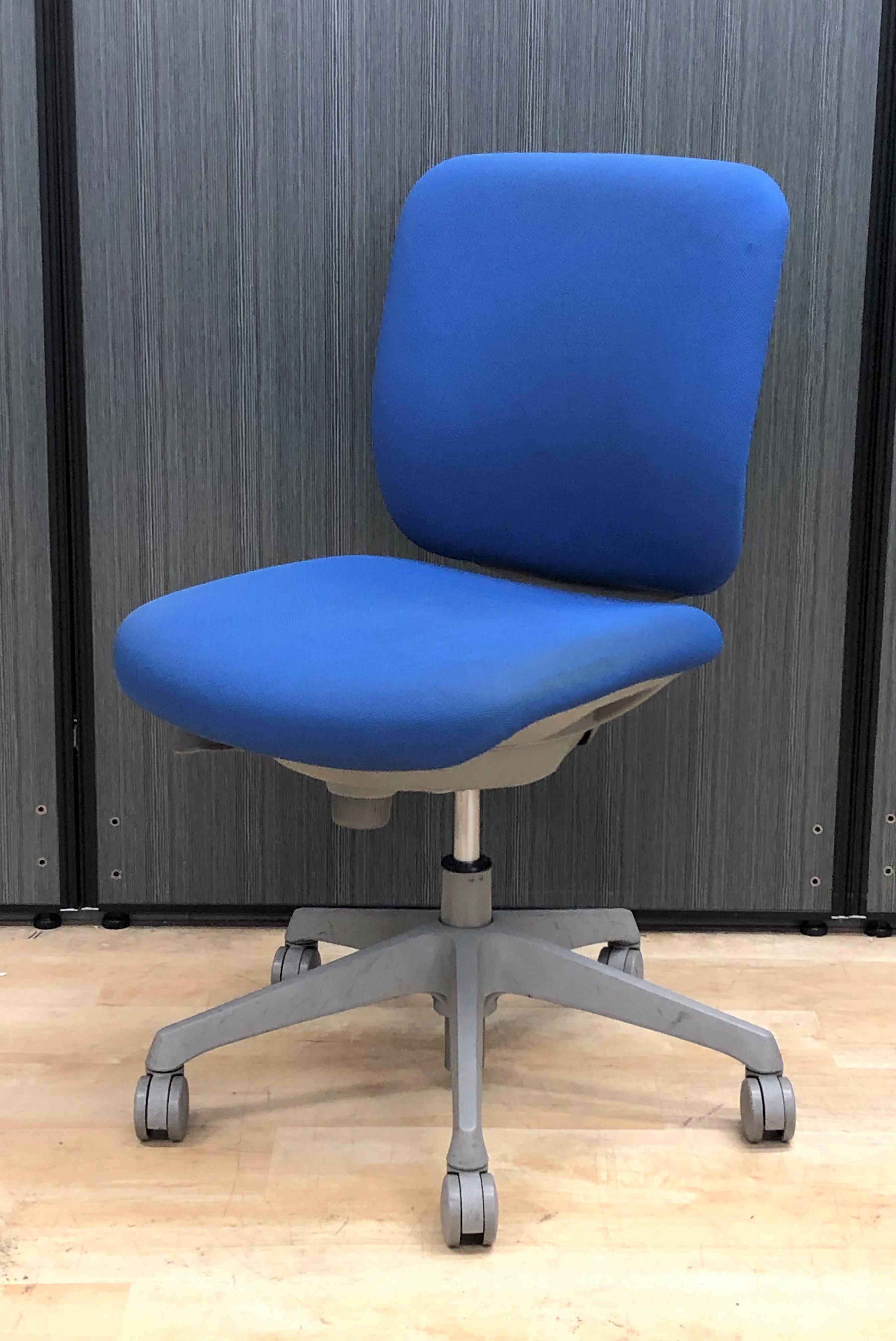 【1脚入荷】事務員さん用に【各務原】【可児】
                        CG-R
                                    中古
            