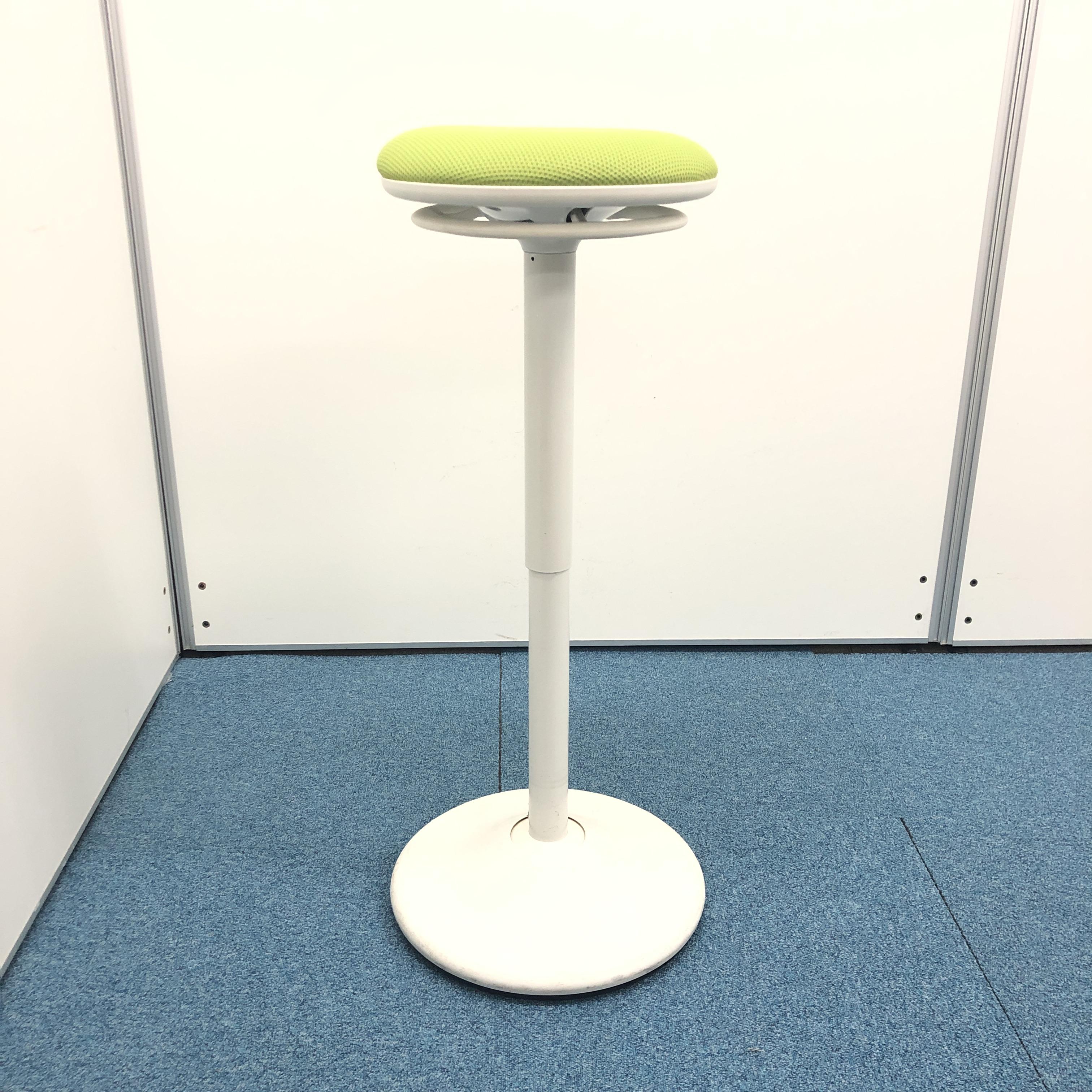 【座る、立つ自由自在！】オカムラ製ピルエット
                        Pirouettoシリーズ
                                    中古
            