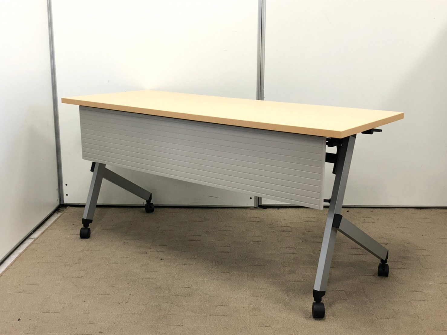 【2台限定の特別価格！】平行に重ねられます！使用しないときに収納が便利！【J】【J4】
                        プラッテ
                                    中古
            