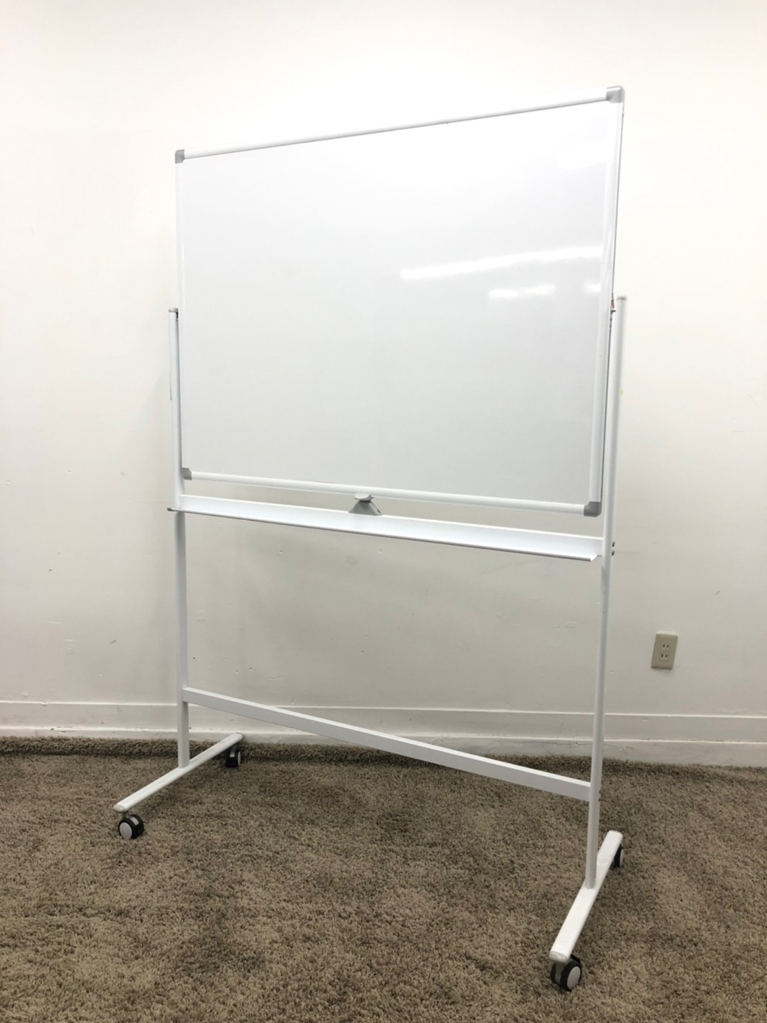 【KS】【両面ホワイトボードが入荷致しました！！】■ホワイトボード■自立式■キャスター付き
                        その他シリーズ
                                    中古
            