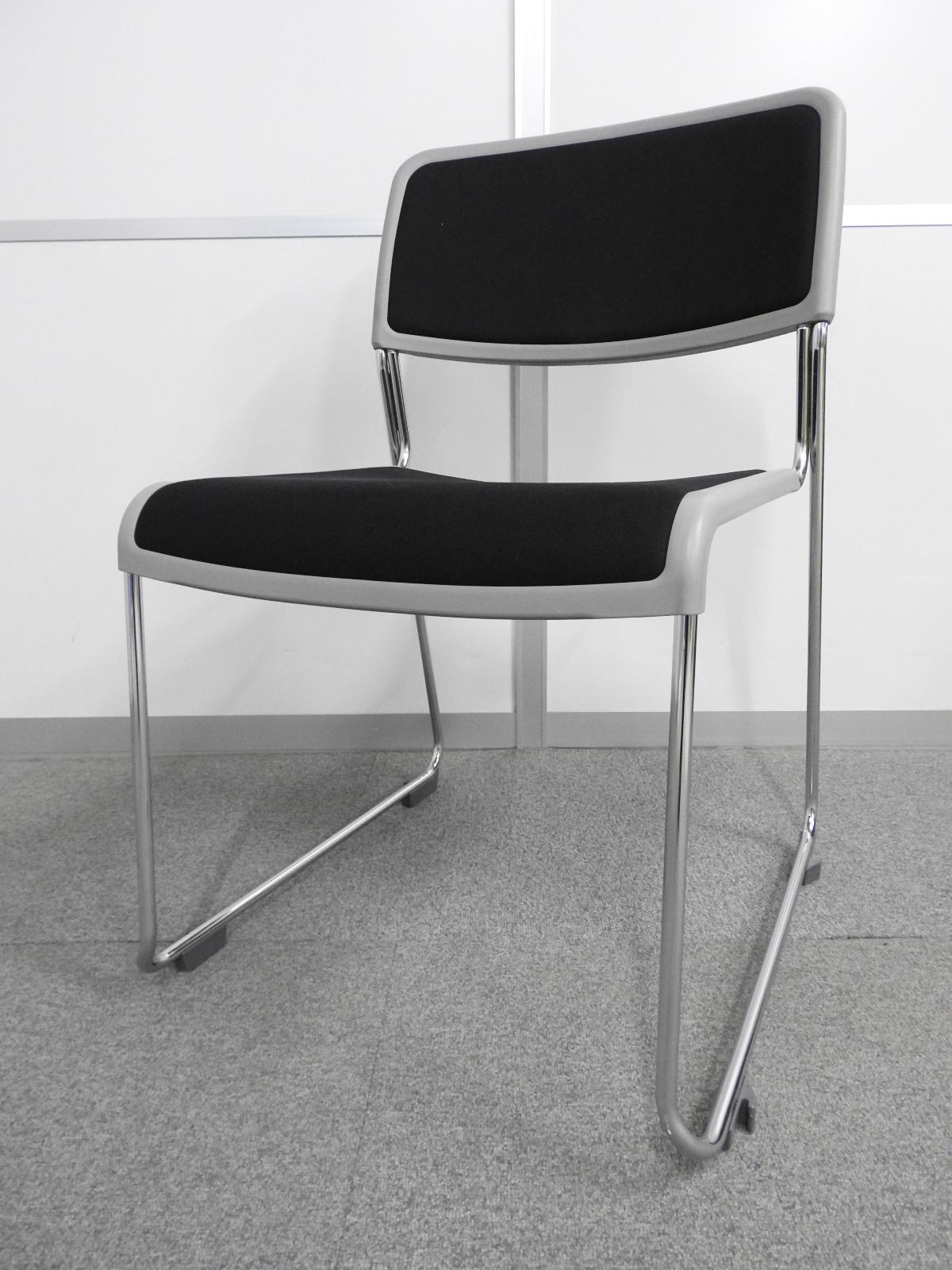 【オーソドックスな会議チェア！】■コクヨ製　スタッキングチェア　ブラック
                        890シリーズ
                                    中古
            