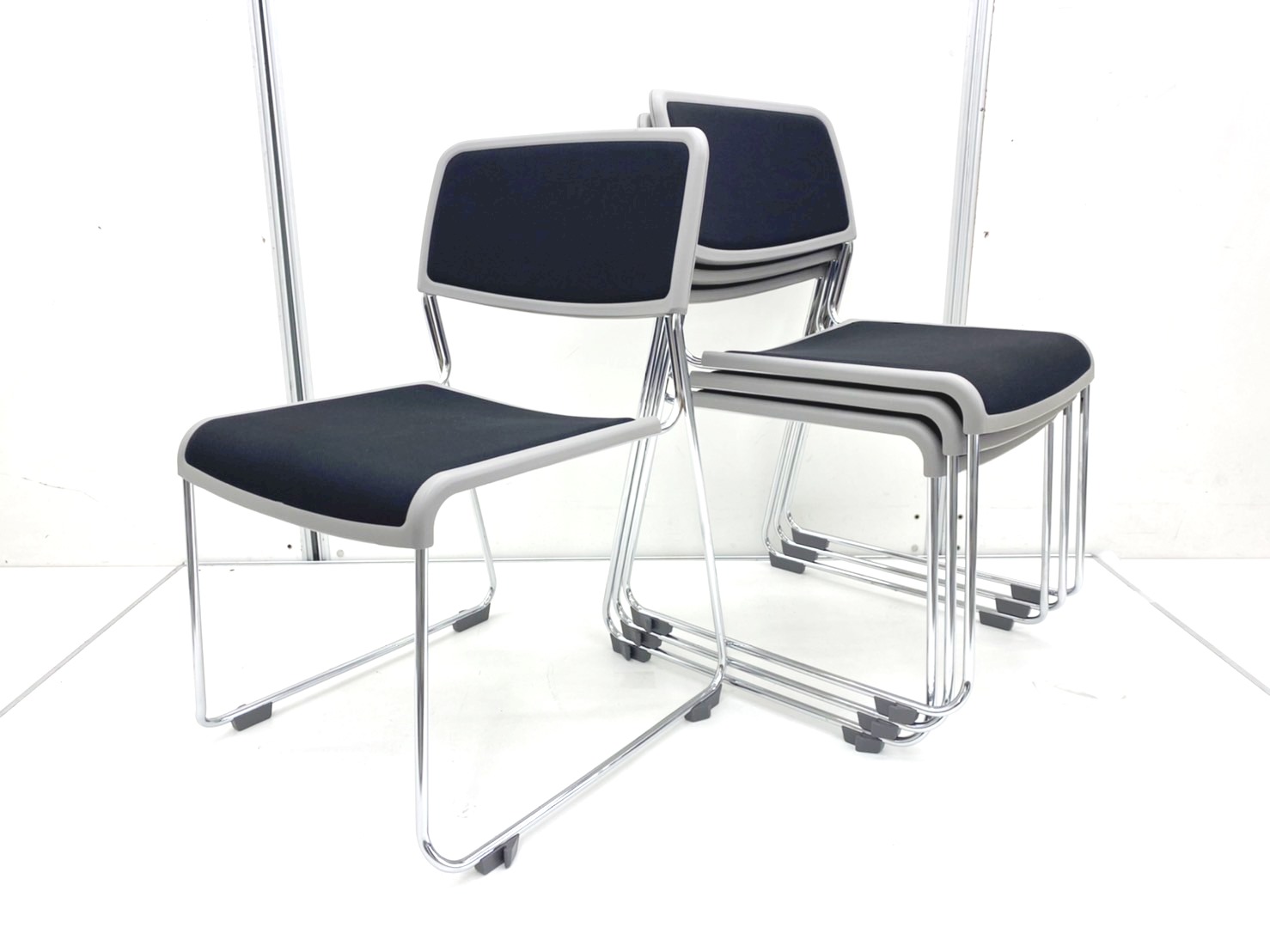 【使用5年未満の美品！4脚セット！】コクヨ（KOKUYO）CK-890シリーズ　スタッキングチェア　■色：ブラック
                        その他シリーズ
                                    中古
            