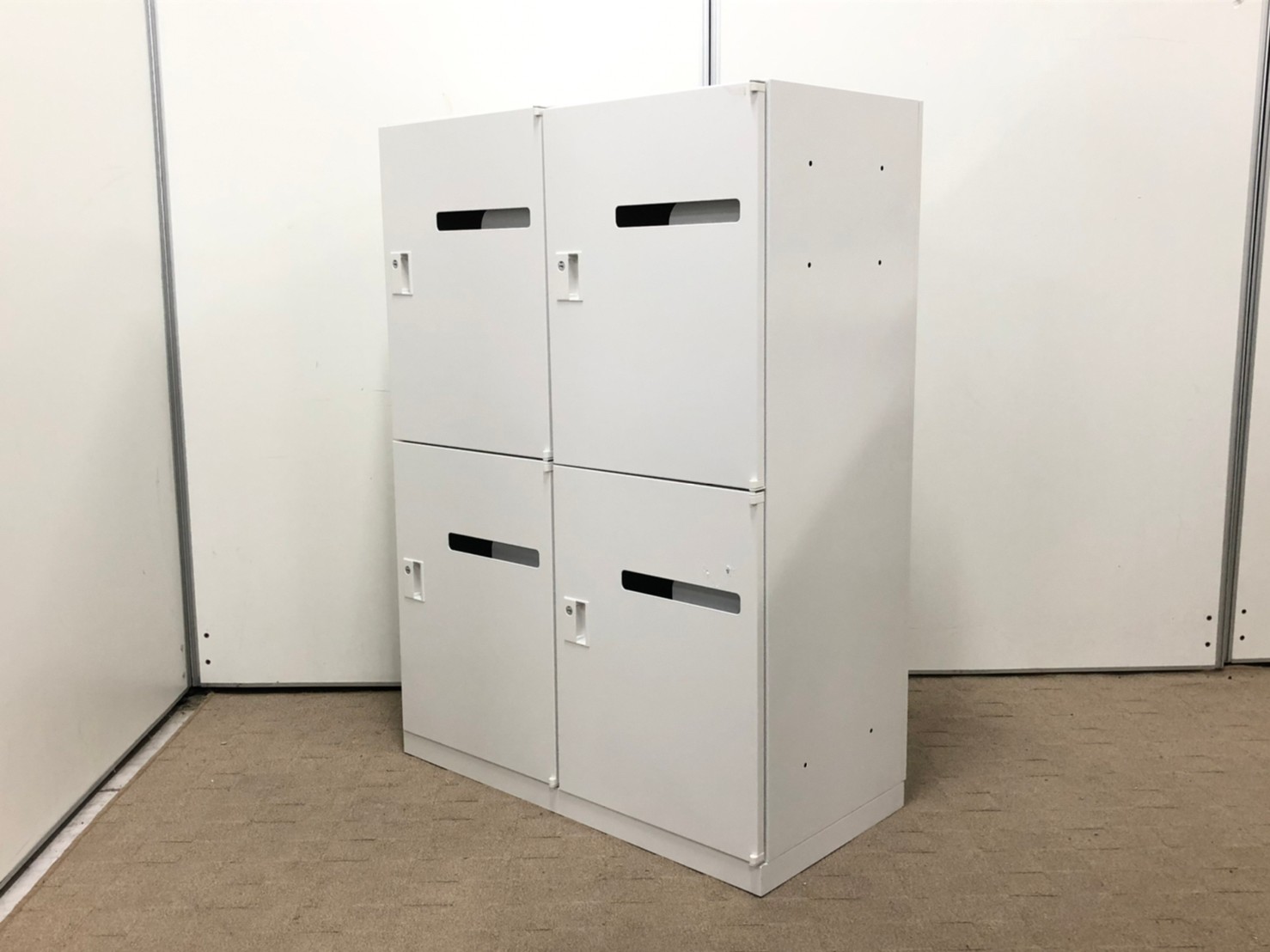 棚板2段階調整でより使いやすく！書類が入るポケットもあるので、大事な書類も管理できます！
                        HS
                                    中古
            