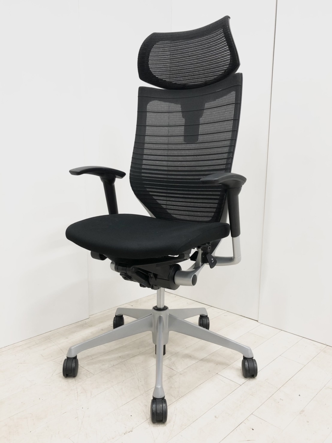 バロンチェア ヘッドレスト 可動式 黒 オカムラ Baron （Baron