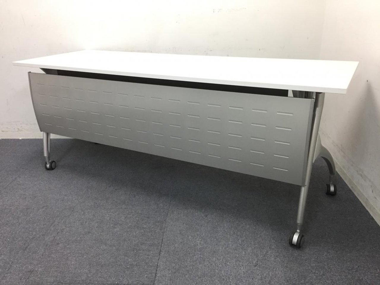 イトーキ製｜リリッシュ2シリーズ｜ホワイト｜横幅1500｜奥行450｜オフィスバスターズ尼崎店
                        リリッシュ2
                                    中古
            