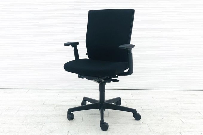 【定価約8万円！！可動肘＆ランバーサポート付き人気OAチェアの入荷です！！在宅ワークにもおすすめです！！コスパに優れた商品です！！】■オカムラ■エスクード■在宅ワーク■起業■拠点開設■レイアウト変更
                        エスクード（クッション）
                                    中古
            