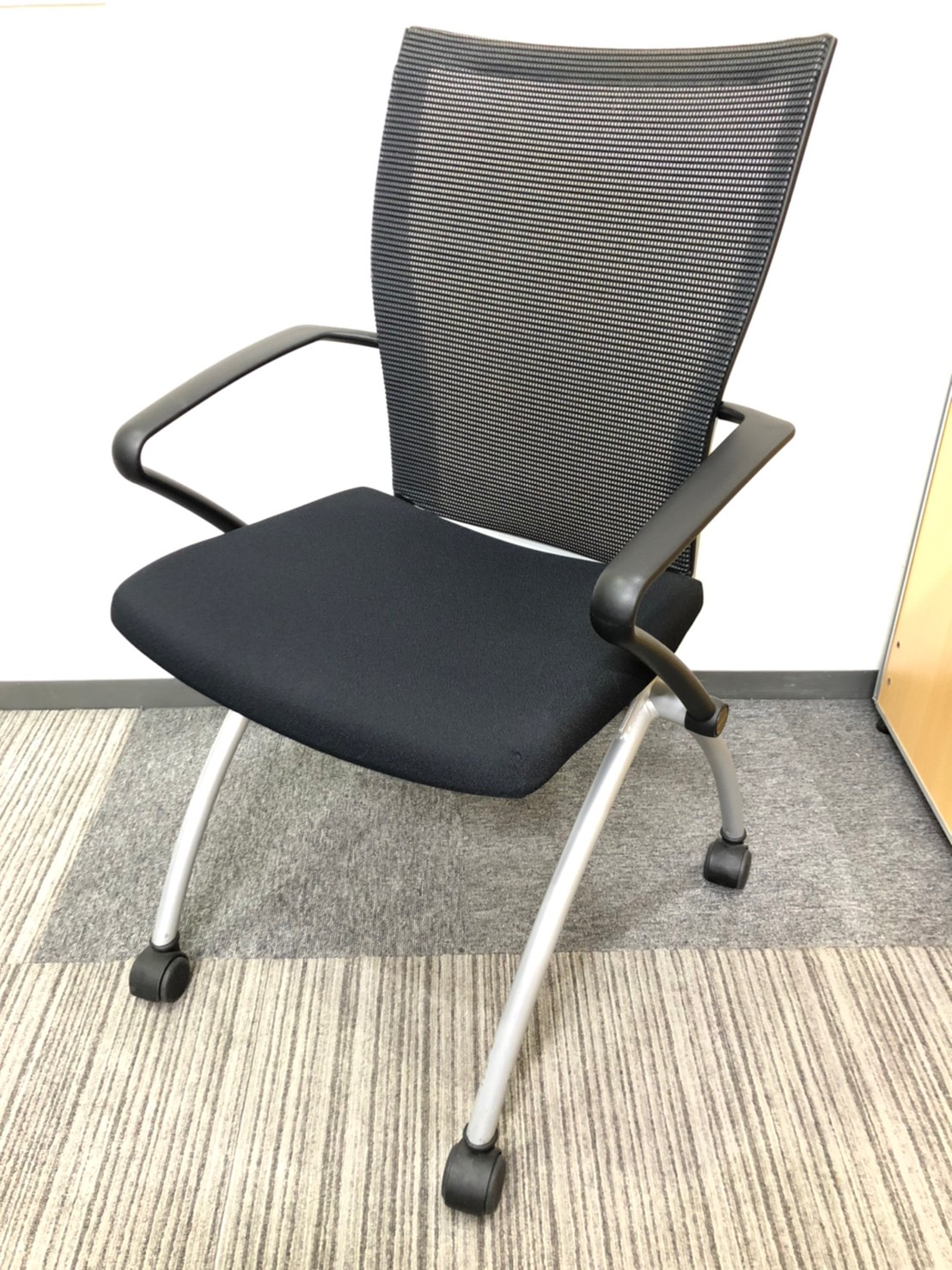 事務イス ブラック 肘あり ヘイワース X99 オフィスチェア