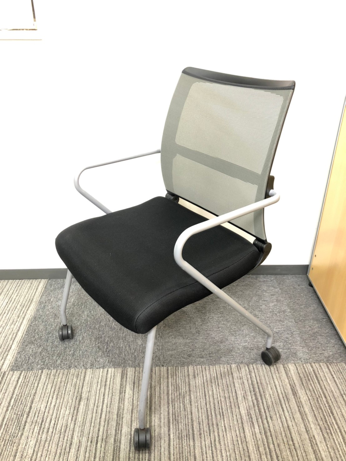 コスパ最高のミーティングチェア 肘付
                        その他シリーズ
                                    中古
            