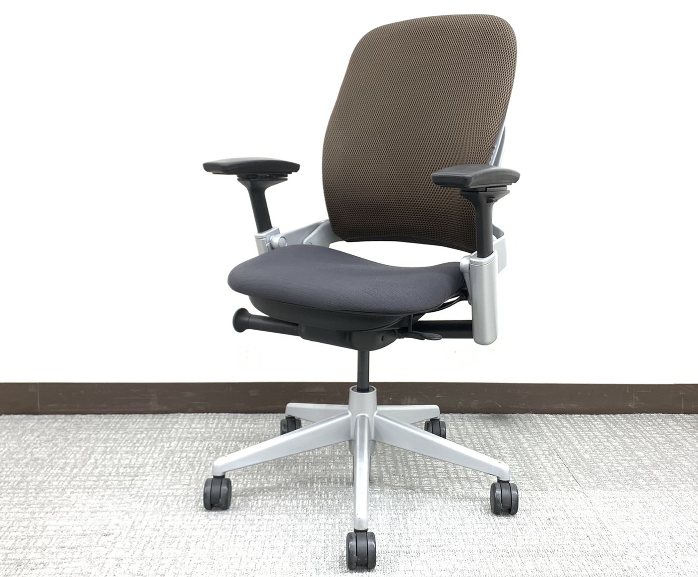 【中古】リープV2 46216189 Steelcase/スチールケース 肘付ハイバックチェア 343745 - 中古オフィス家具ならオフィスバスターズ