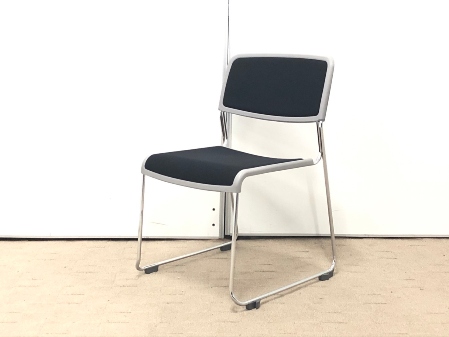 【2019年製！！】待合室などの簡易チェアにお勧め！！年式も新しい！
                        その他シリーズ
                                    中古
            