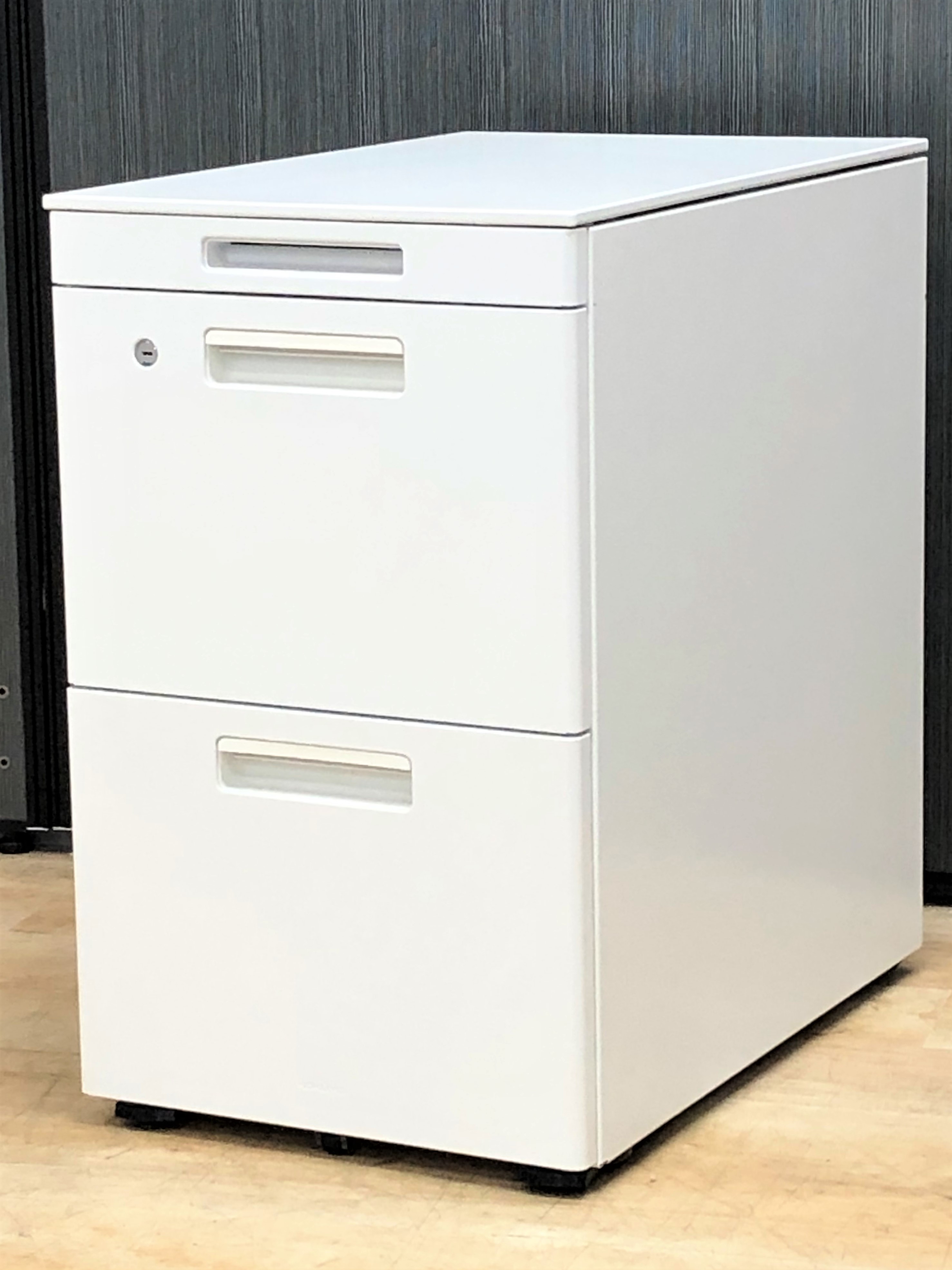 【ロットで揃います】コクヨ製3段ワゴンが入荷！フリーアドレスデスクのお供に！
                        GTワゴン
                                    中古
            