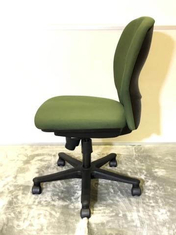 中古】ヴィラージュチェア 8VC21A FXL3 オカムラ/okamura 肘無ロー 