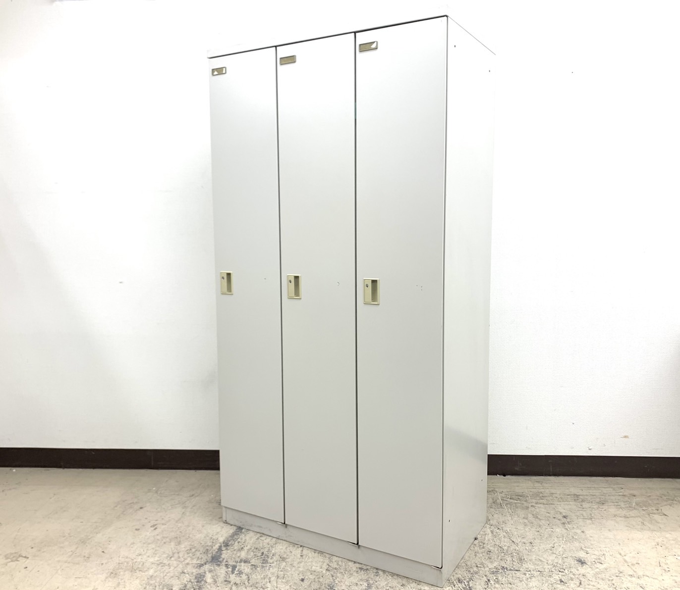 中古】 4573KZ Z13 オカムラ/okamura 3人用更衣ロッカー 344974 - 中古 