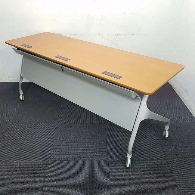 【6台入荷】コクヨ社現行モデル「EPIPHY（エピファイ）」が入荷！中古　オフィス家具　平行スタック　リサイクル　ミーティング　会議　186
                        エピファイ
                                    中古
            