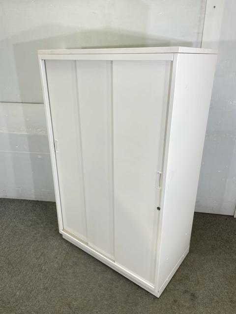 【スリムな3枚引き違い書庫！】
省スペースキャビネットをお探しならこちらがおすすめ！
                        シンライン
                                    中古
            