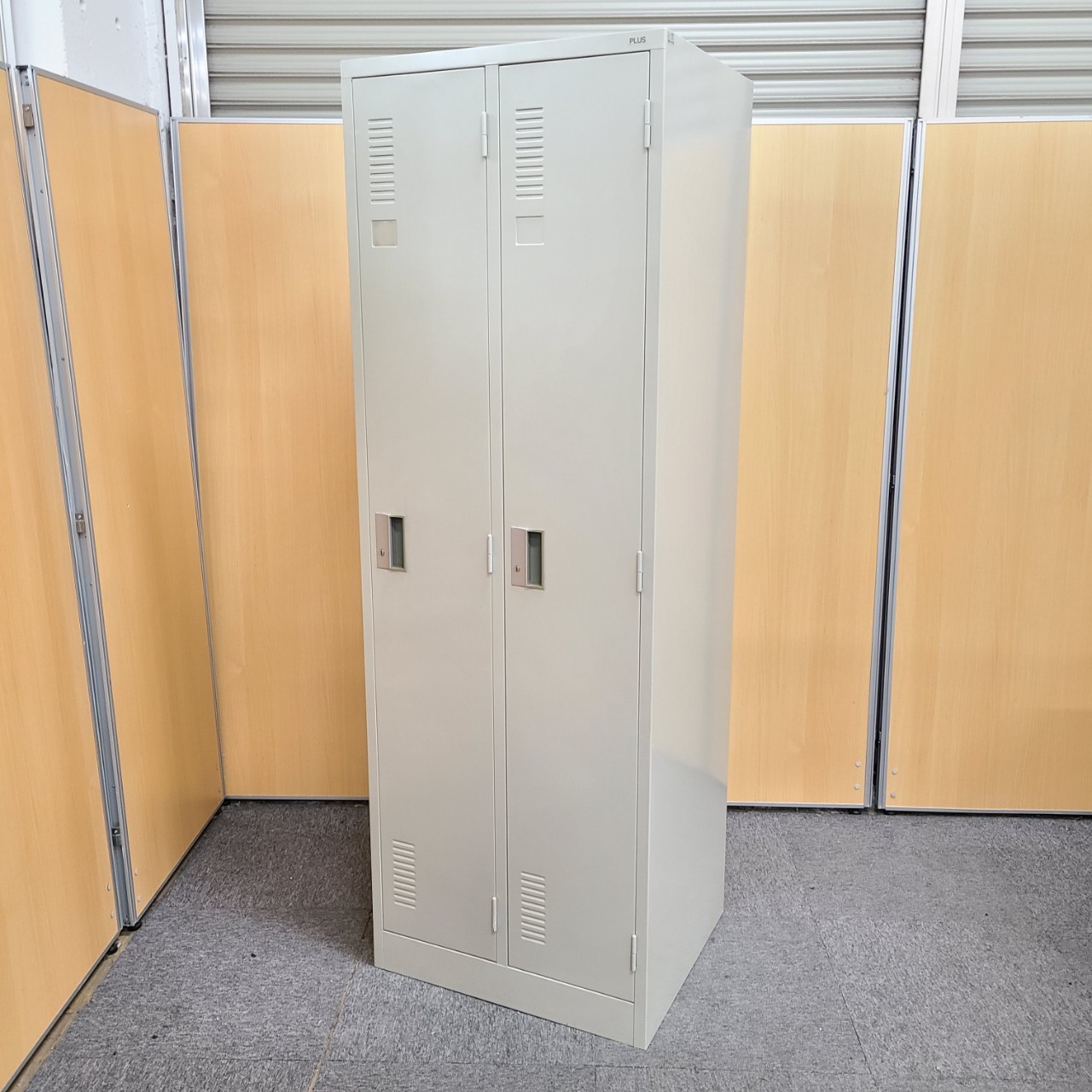 2人用ロッカー　グレー　一部欠品のためお安く　｜更衣室　休憩室　レイアウト変更　入れ替え
                        その他シリーズ
                                    中古
            