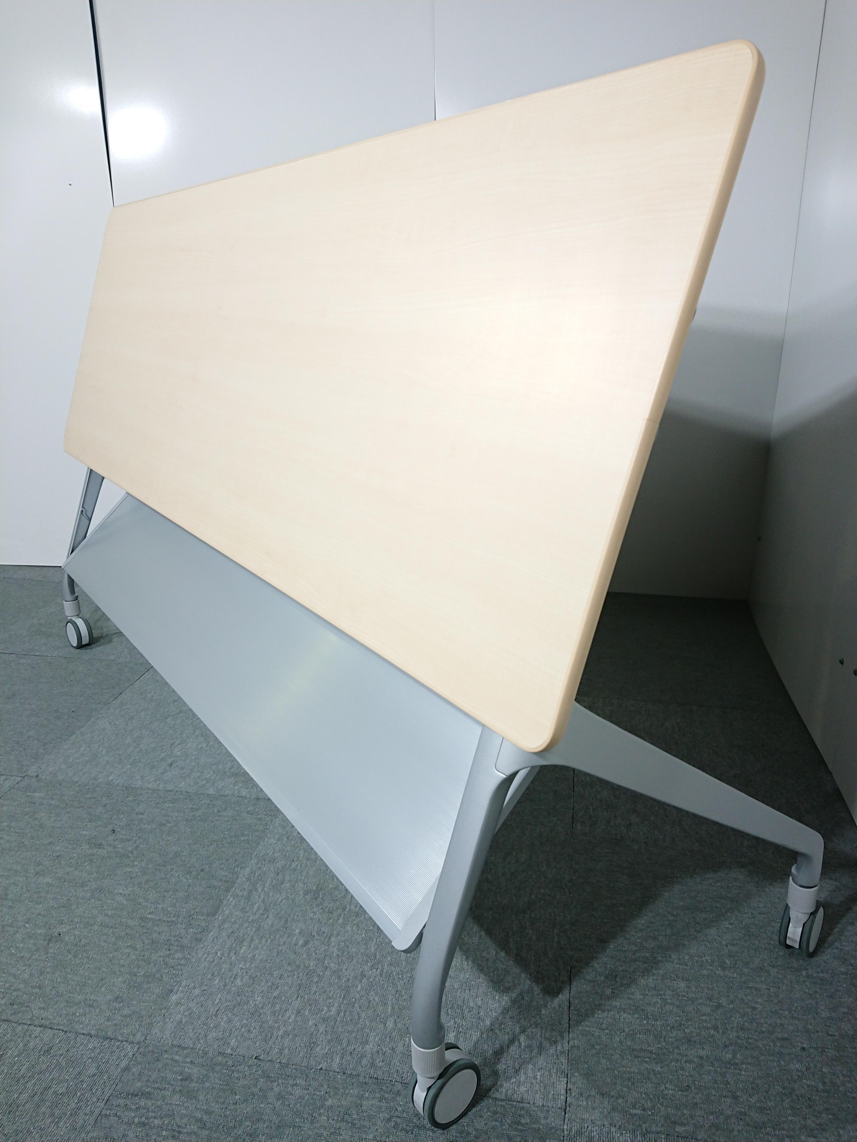 【関西倉庫在庫】人気のサイドスタックテーブルがロットで関西に入荷！
                        KT-1200 リーフライン
                                    中古
            