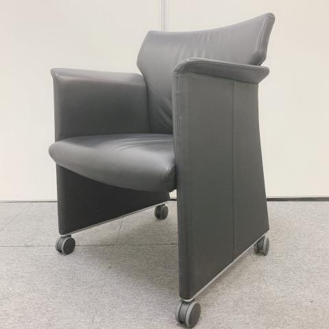 【レア家具】残り3脚となった激レアチェア！！｜オカムラ｜ミーティングチェア｜本革｜ブラック｜
                        その他シリーズ
                                    中古
            