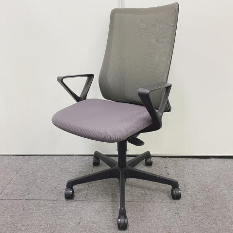 【まとめて入荷】合わせやすいグレー色チェア！｜オカムラ｜フルーエント｜グレー｜ループ肘｜
                        フルーエント
                                    中古
            
