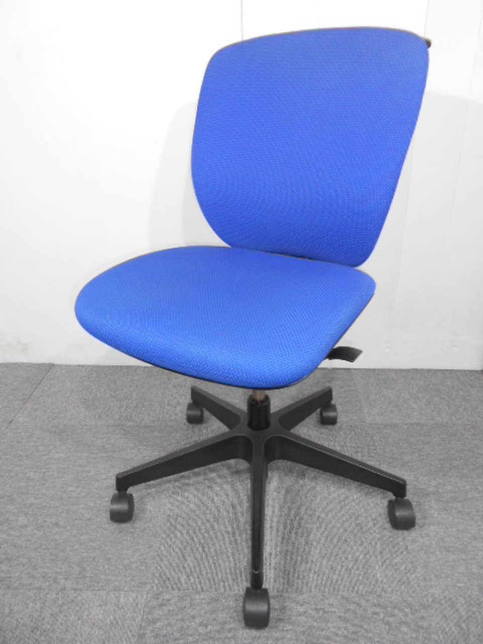 【人気チェア　イトーキプラオ大量入荷！！】座りやすく機能装備のバランスがいいので人気です！！
                        プラオチェア
                                    中古
            