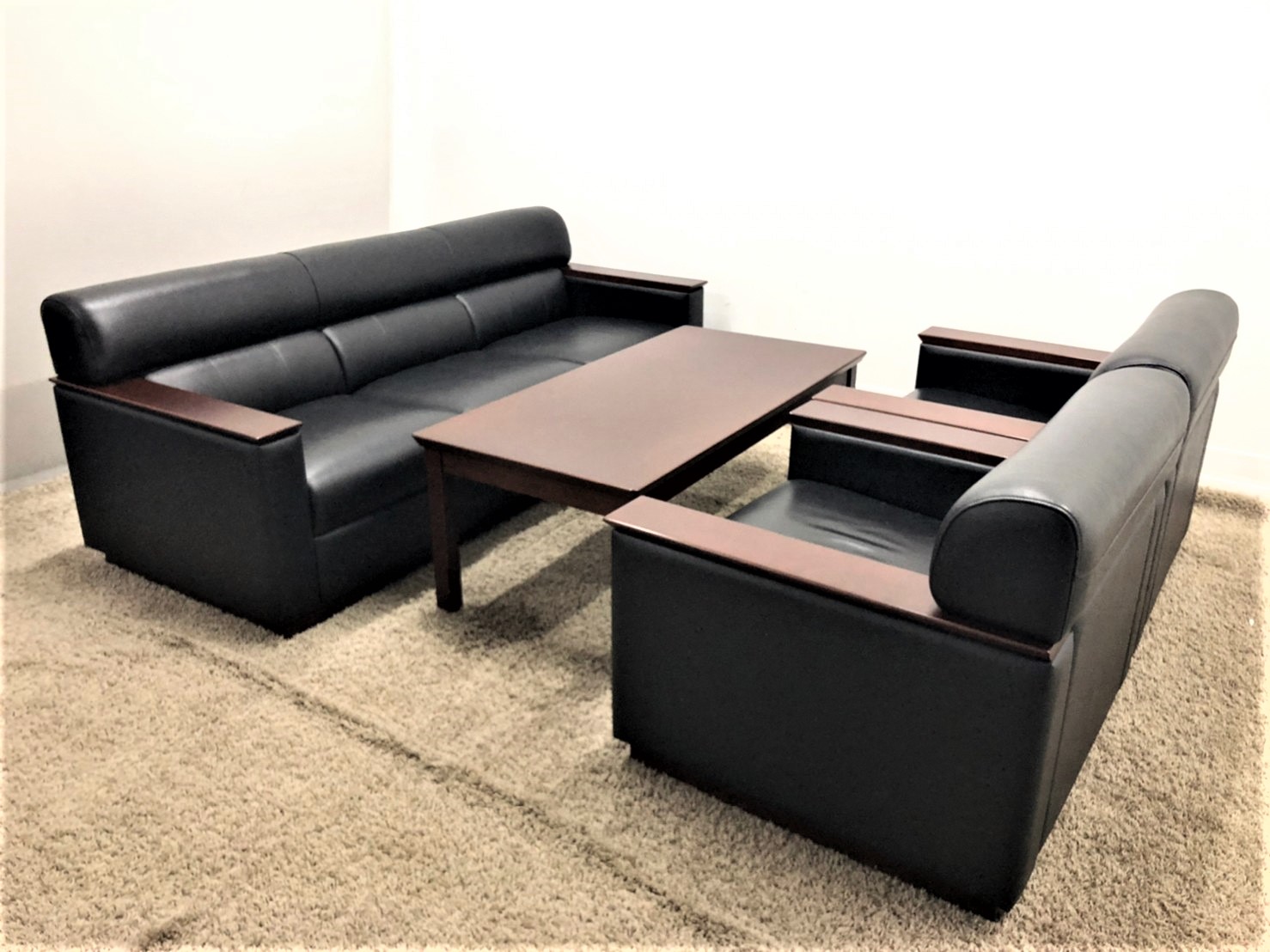 【KS】定価約100万円！本革製の応接セット！
                        その他シリーズ
                                    中古
            