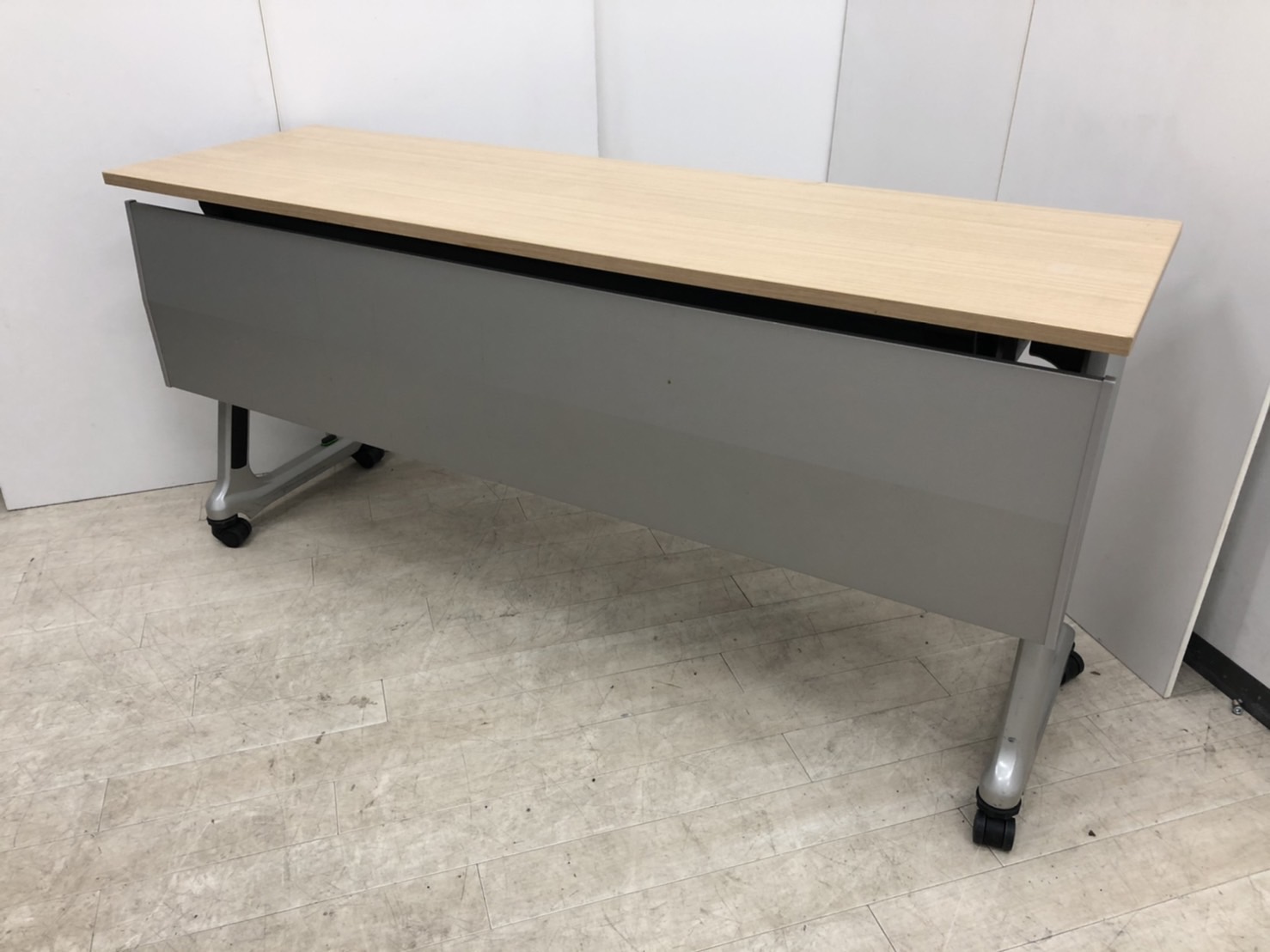 【お得な4台セット】イトーキ製/スタックテーブル/ナチュラル/幕板付き
                        その他シリーズ
                                    中古
            