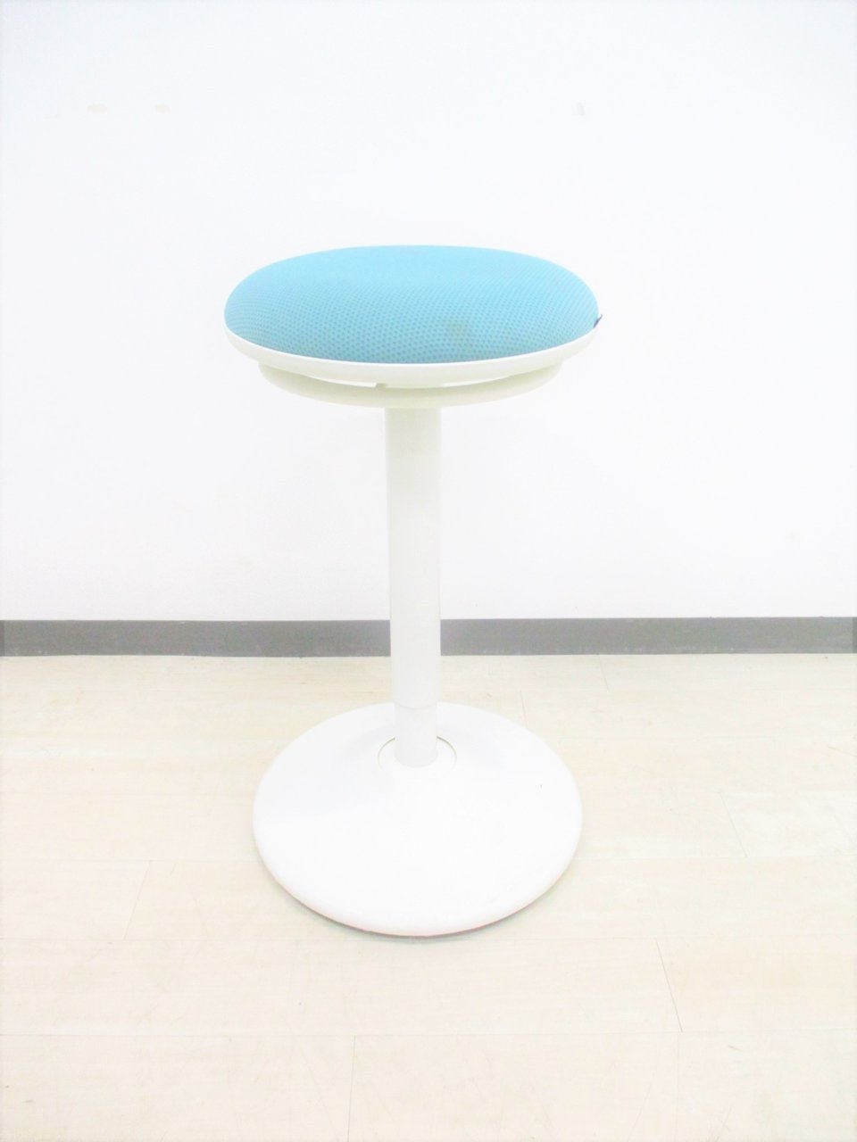 【H565～815mmで昇降！】 『立つ』と『座る』の良いとこどり！働き方改革の必需品！オカムラ/ピルエット【値下品】【J】【J2】
                        Pirouettoシリーズ
                                    中古
            