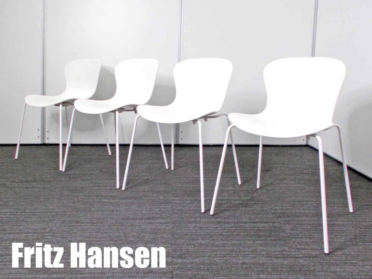 Fritz Hansen/フリッツハンセン　ナップチェア4脚セット　ホワイト　北欧　キャスパー・サルト
                        その他シリーズ
                                    中古
            