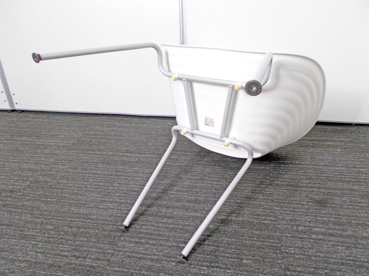【送料込】Vitra／ヴィトラ　トムバック　デザイナーズチェア ホワイト 白 vitra／ヴィトラ／Tom Vac／トムバック／チェア／ホワイト／白
