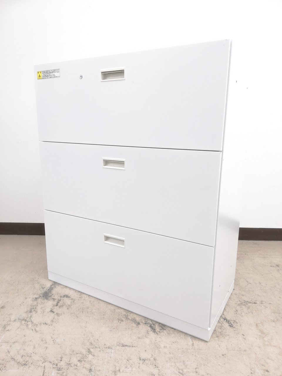 【在庫入替セール品！】内田洋行製　BEストレージ　3段ラテラル書庫【ホワイト】【引出しタイプ】【シリンダー錠】【残り1脚！！】【J】【J6】
                        BEストレージ
                                    中古
            