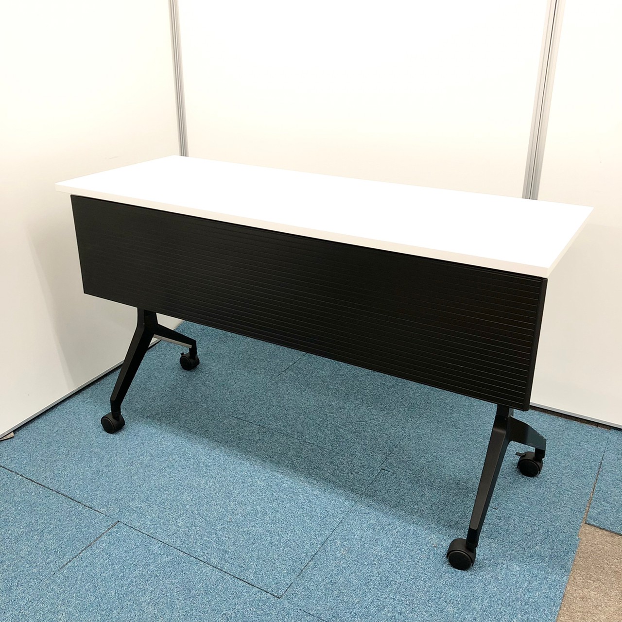 【作業台や簡易受付用にも！幅広く利用可能なサイドスタックテーブル】【希少！W1200のサイドスタックテーブル】ウチダ/パラグラフ
                        パラグラフ
                                    中古
            