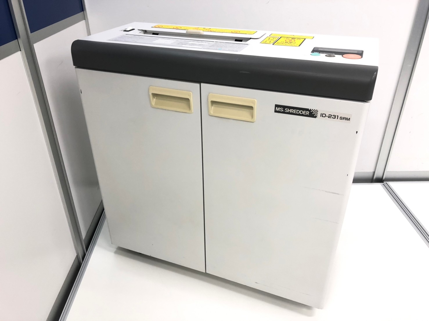 【細断枚数22枚】
明光商会/クロスカットシュレッダー/MS-ID231SR
                        IDシリーズ
                                    中古
            