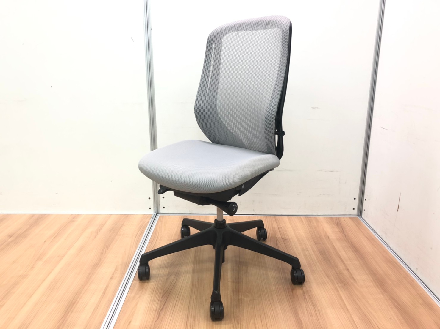 中古】シルフィーメッシュ C635XR-FMR3 オカムラ/okamura 肘無
