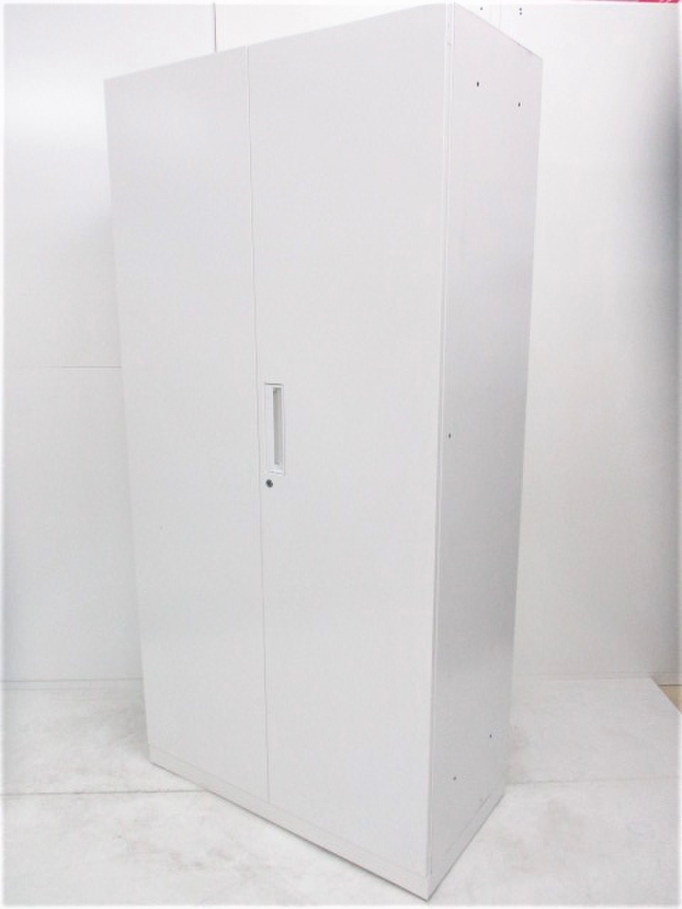 【関東倉庫在庫品】コクヨ製・『エディア』両開き書庫　ハイキャビタイプ大量入荷！！書類の収納スペースを増やしたい方に！！清潔感のあるホワイトカラー！起業・移転等でまとまった数が必要な方におすすめです！！（管理番号：【先行予約品】)
                        エディア
                                    中古
            