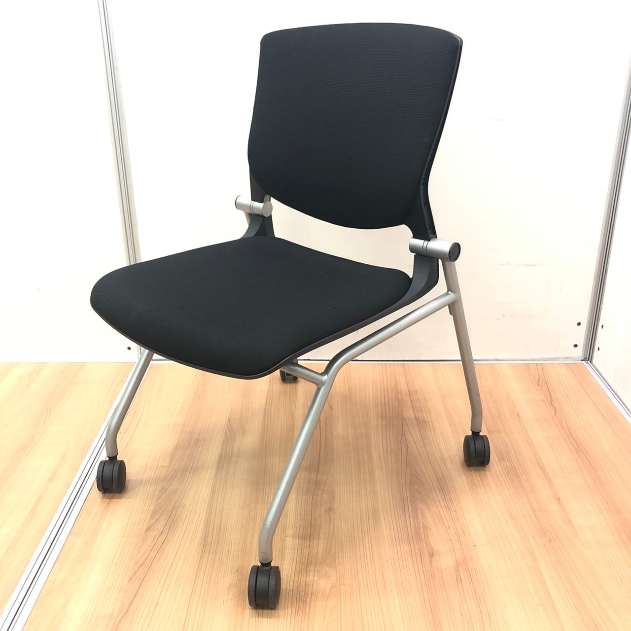 【トップクラスの座り心地！】会議室などにおすすめ！
                        グラータ
                                    中古
            