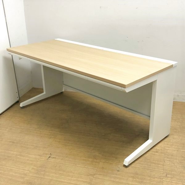 W1600の大きめ平デスク　オカムラ　アドバンス　ネオウッドライト×ホワイト　薄引き出し付き
                        アドバンス
                                    中古
            